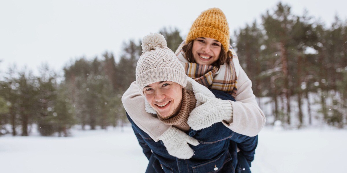 The Holiday Spending Squeeze Meets Romance: Ghosting, Regifting, and Pressing Pause on Dating