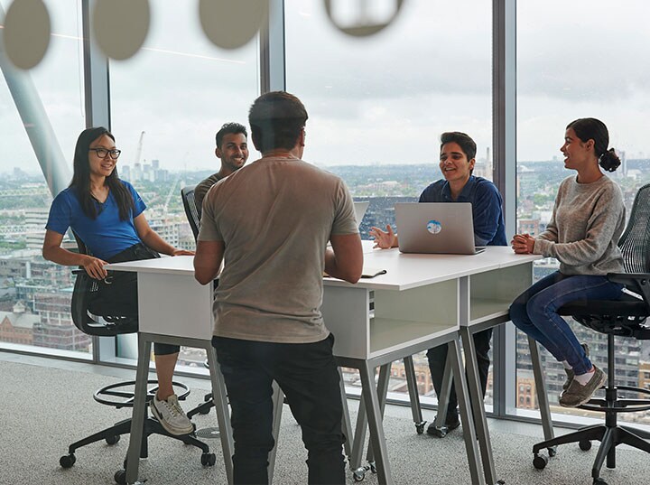 intuit-toronto-meeting-discussion-photo-tablet-20220825-720x537.jpg Image Alt Text