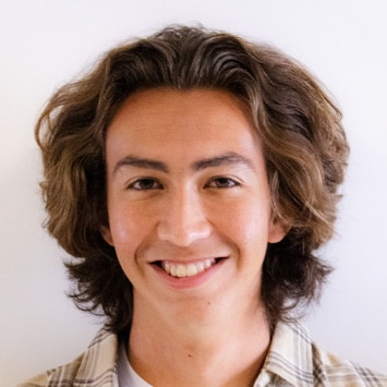 gavin-schuld-headshot-photo-icom-355x355.jpg Headshot photo of Gavin Schuld