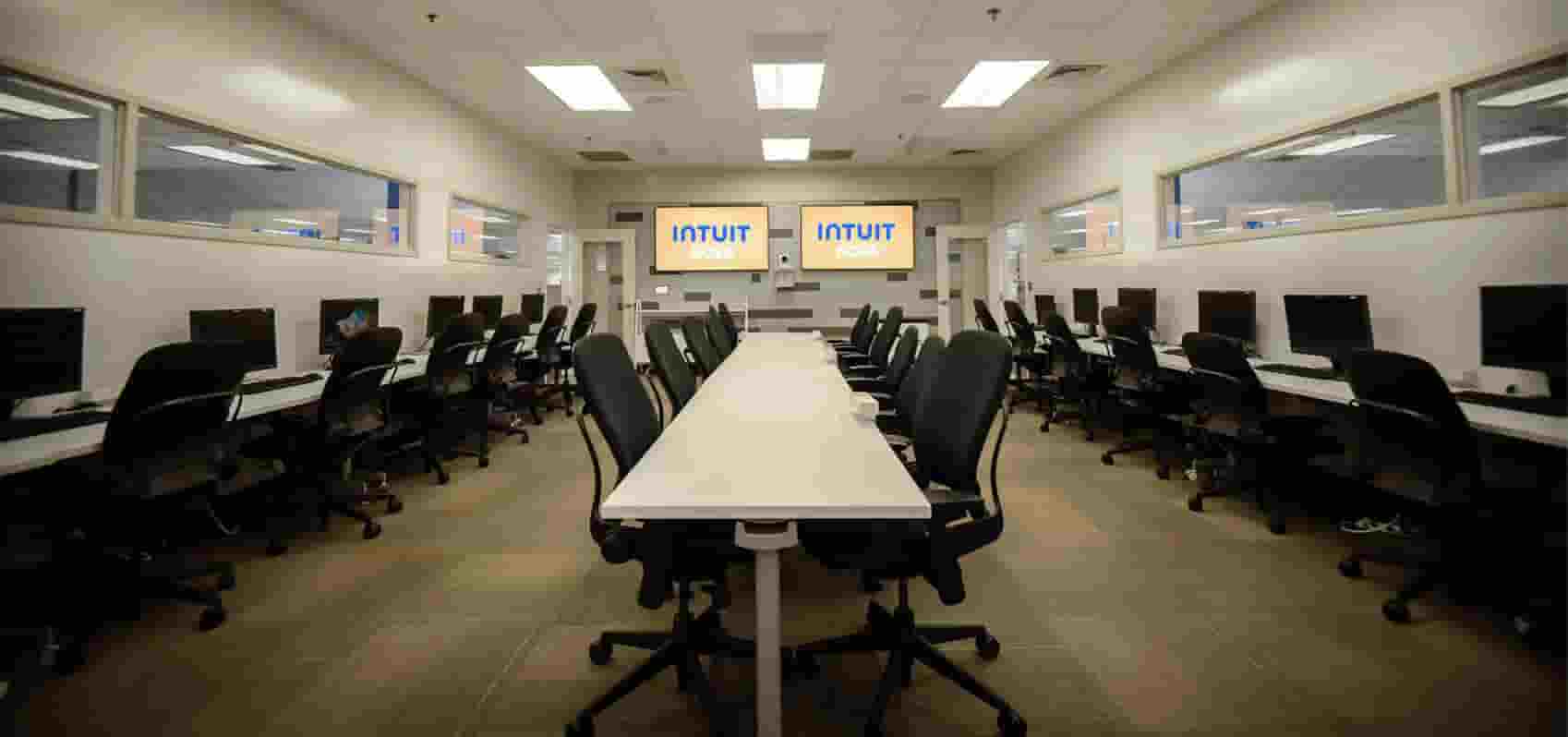 intuit-fredericksburg-office-photo-icom-20220825-1698x798.jpg Image Alt Text