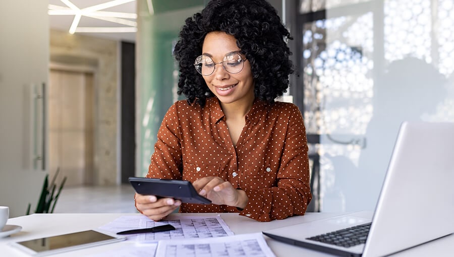 A business owner working on project-based accounting.