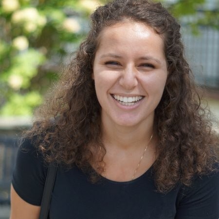 Bio headshot of Tamara Rahoumi.